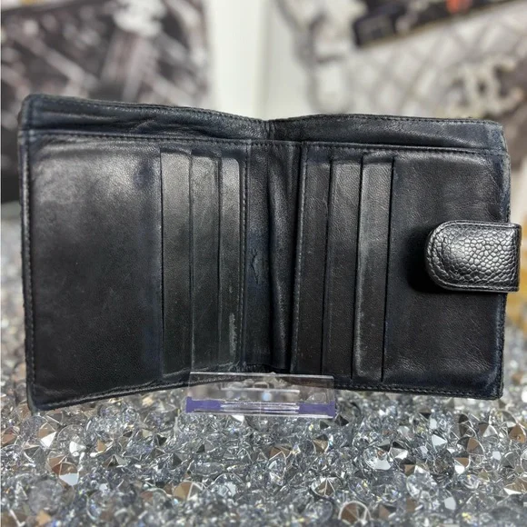 Chanel IMPERFECT CC compact bifold wallet in black caviar leather GUC - Picture 9 of 12